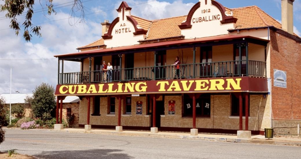 Stay overnight at the Cuballing Tavern