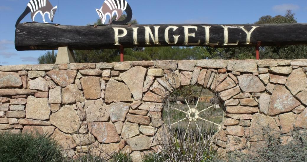 Pingelly town welcome sign