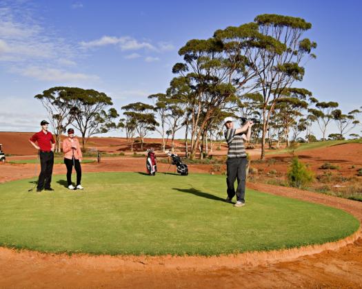 Couple playing golf at the Kalgoorlie Golf Course