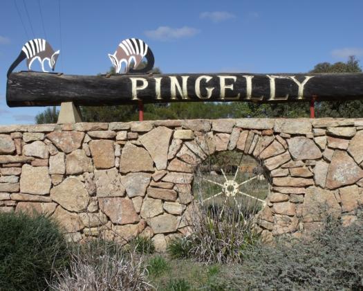 Pingelly town welcome sign