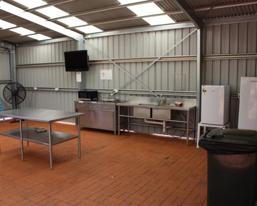 Southern Cross Caravan Park camp kitchen